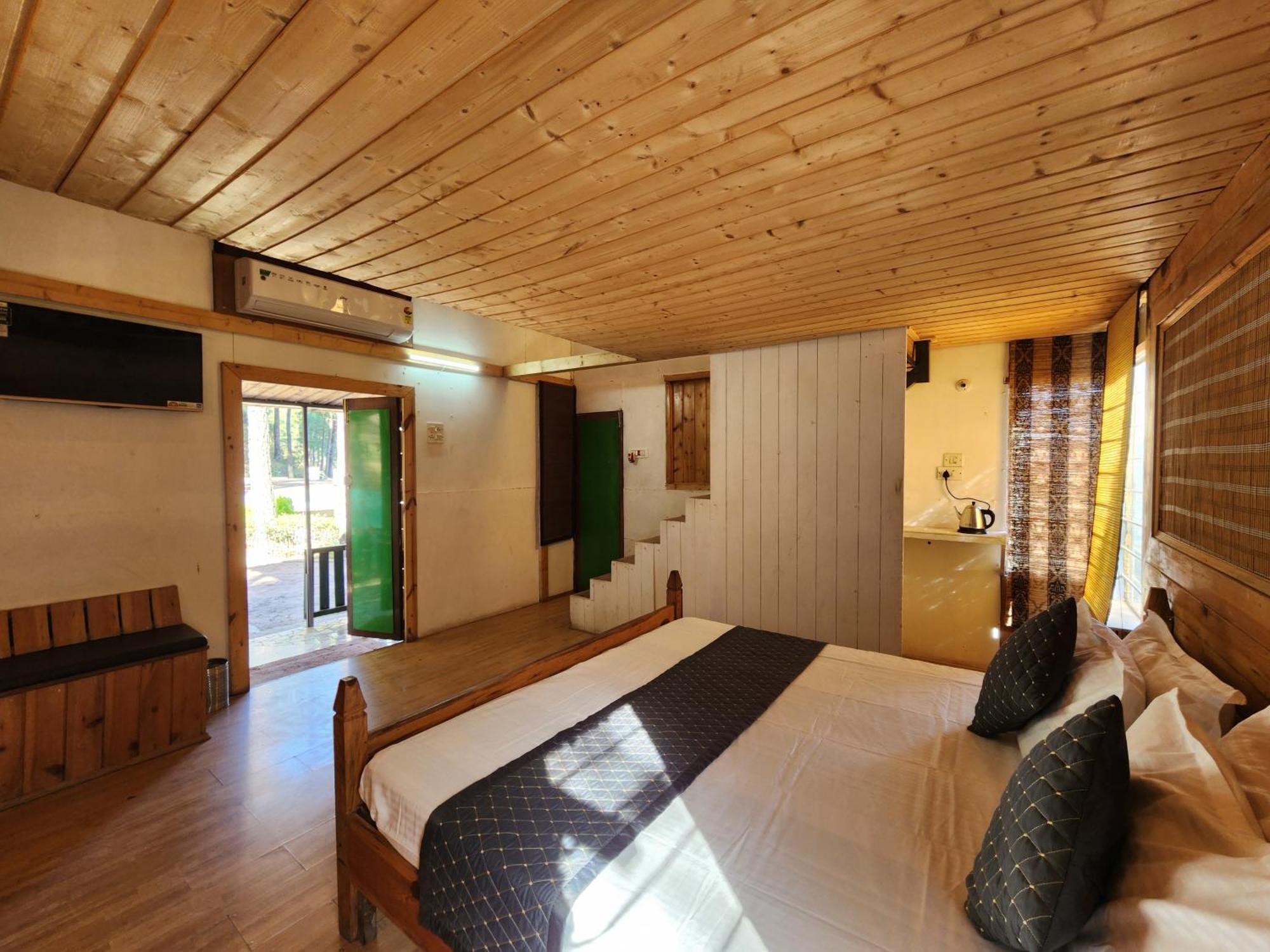Pine Valley Resort Kasauli Εξωτερικό φωτογραφία