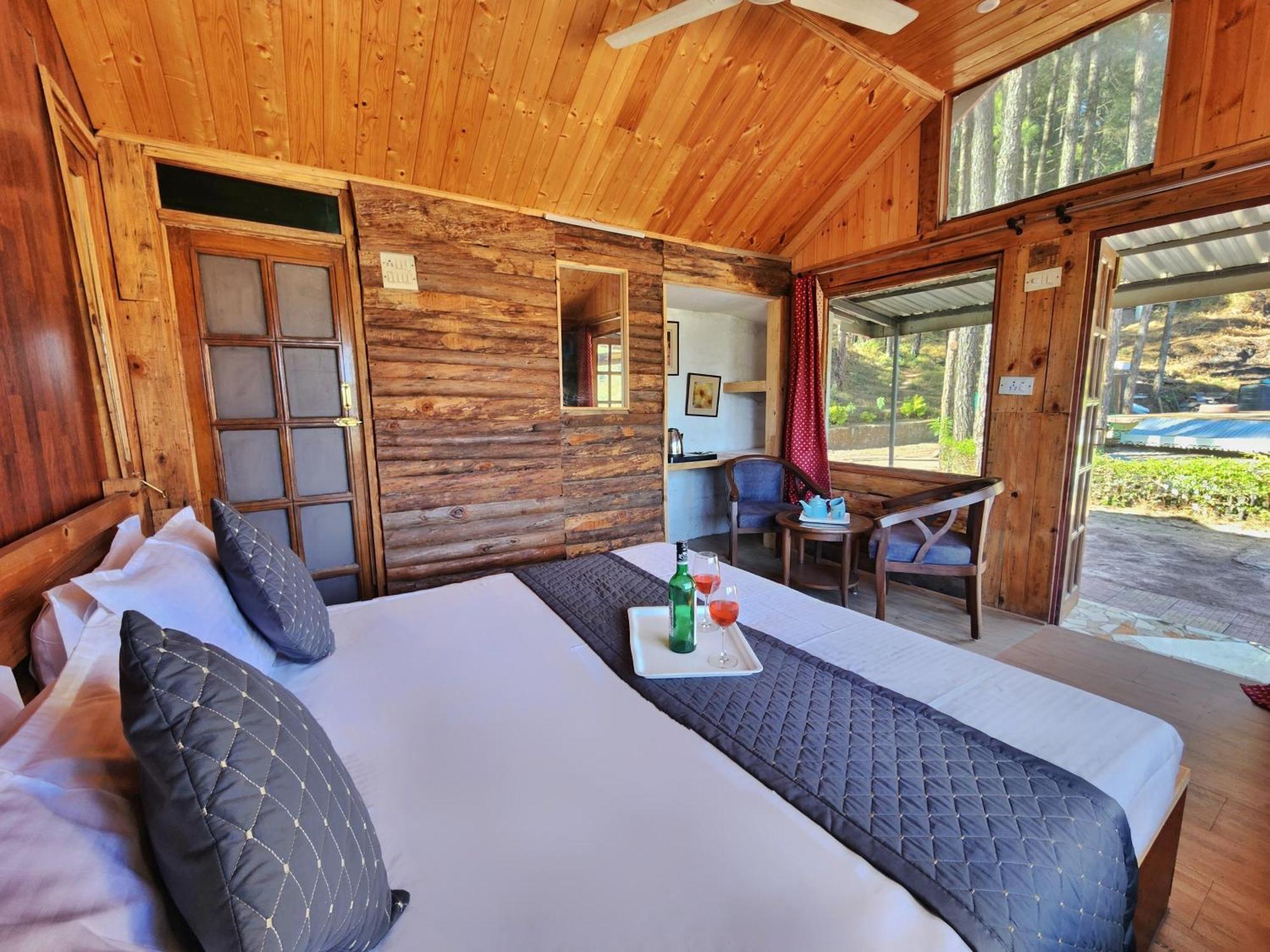 Pine Valley Resort Kasauli Εξωτερικό φωτογραφία